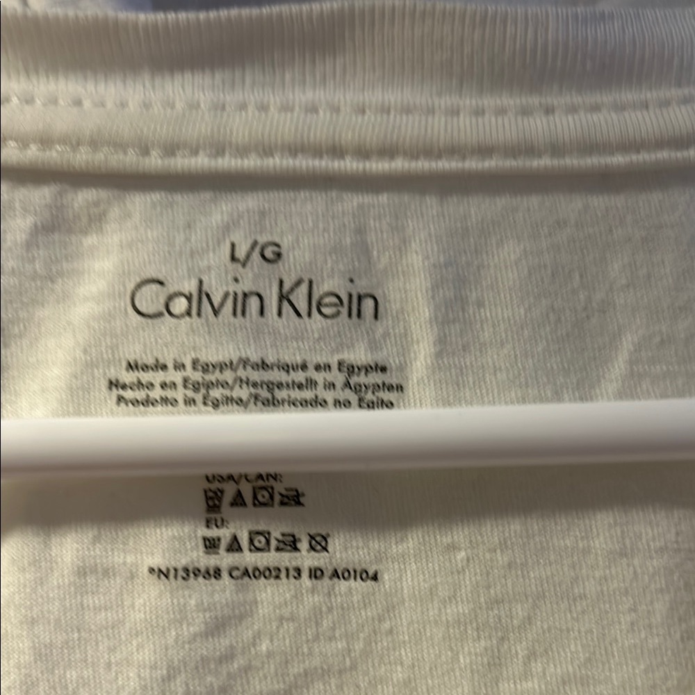 3 Calvin Klein White Short Sleeve Tees Lightweight Cotton 3 shirts package
